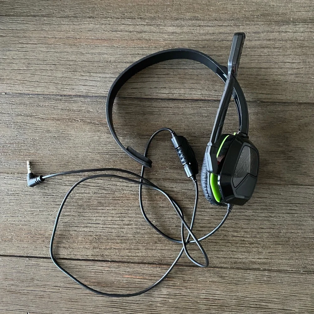 Xbox one or 360 mic Works great only used a few times